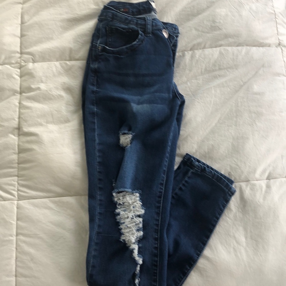 Size 3 Hot Kiss skinny jeans